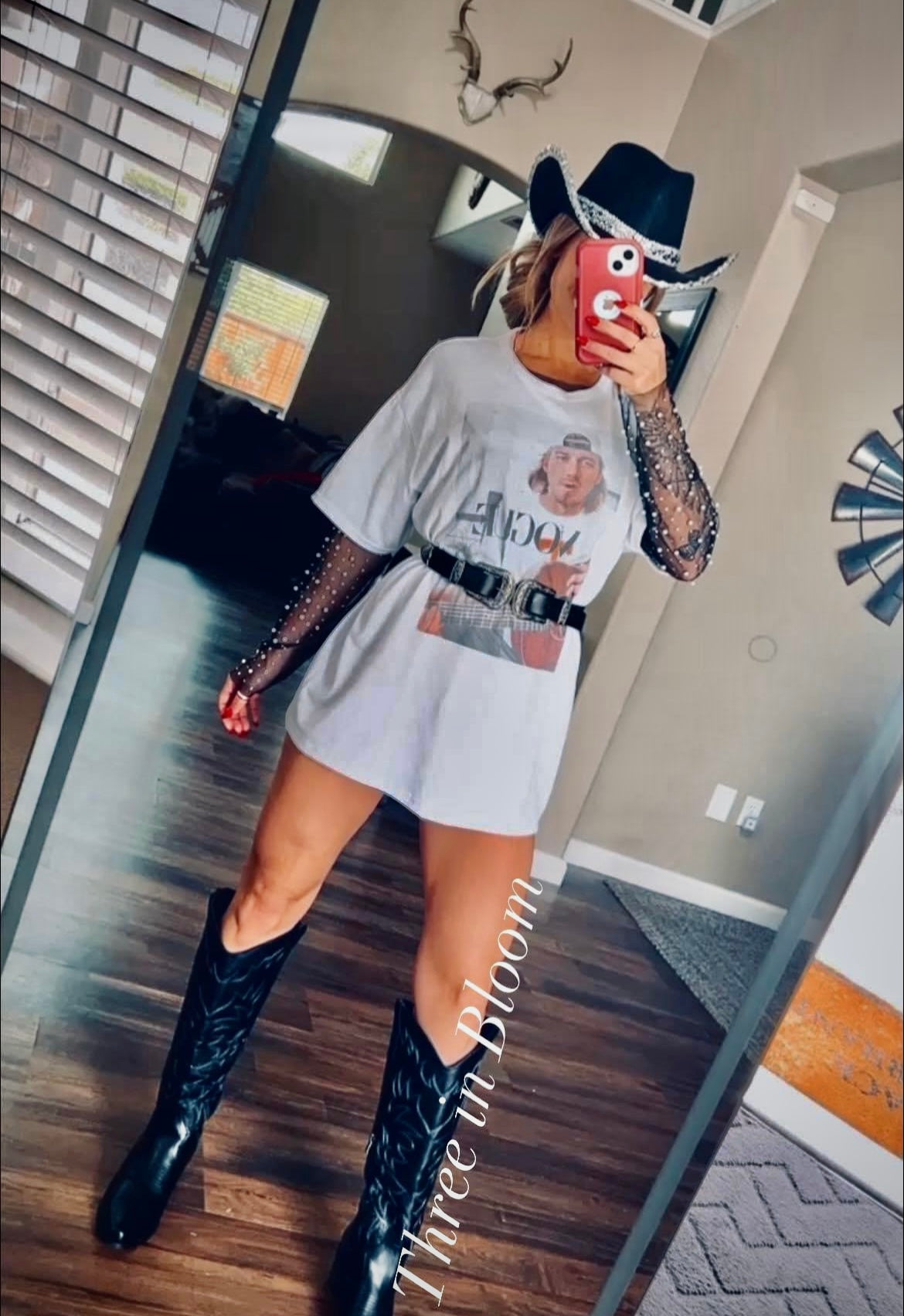 MW .x. V o g u e Concert tee